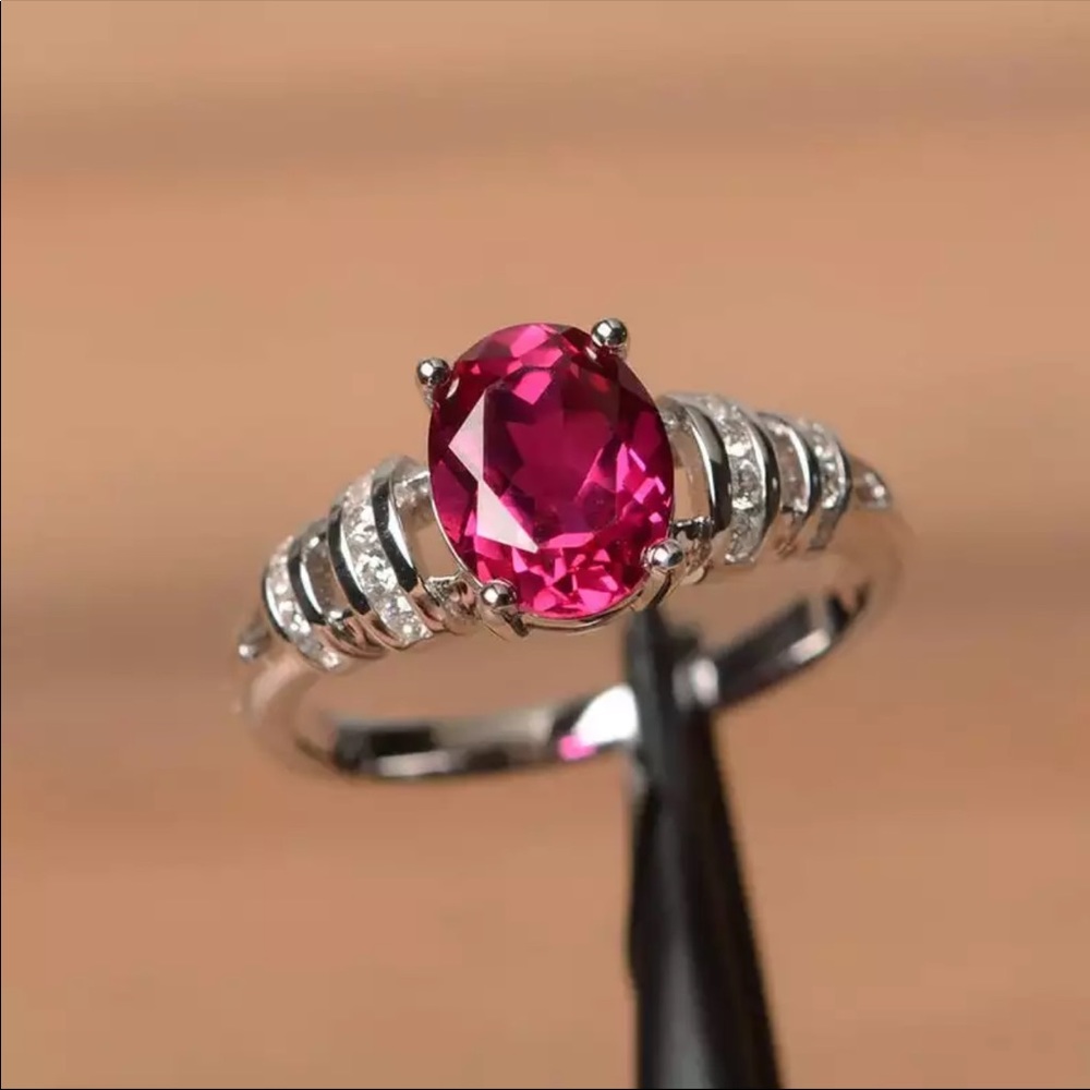 New Women’s 925 Silver Sapphire Oval Cut Ring